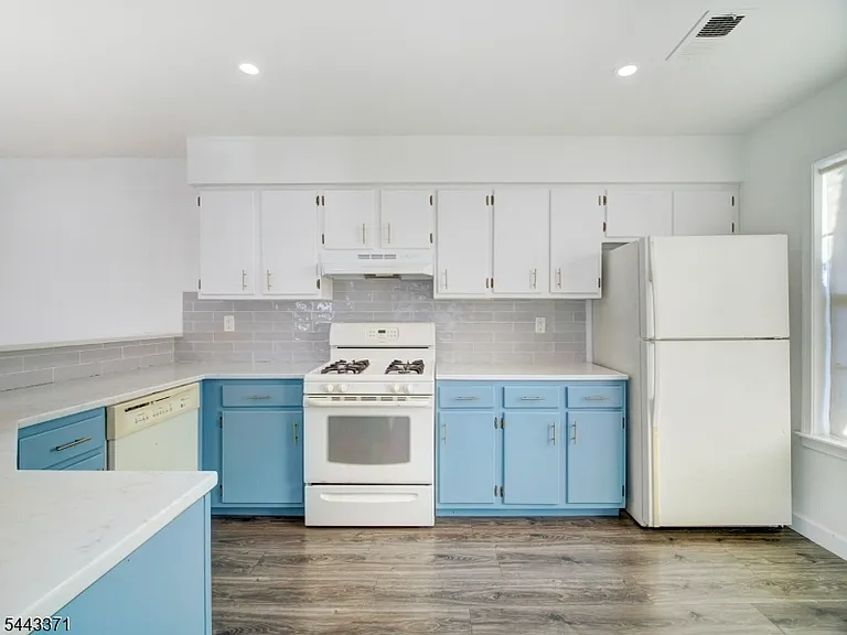 142 Harvest Ln — Photo 4