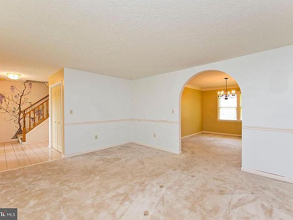 5th image of 100 Slippery Elm Dr
