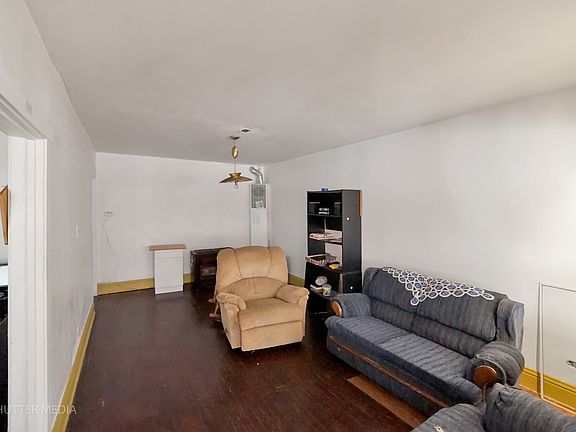 5th image of 6416 S Sacramento Ave