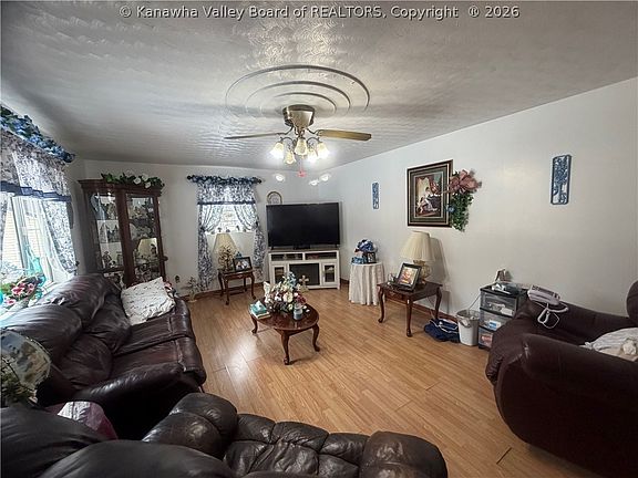 2nd image of 131 Azalea Ln