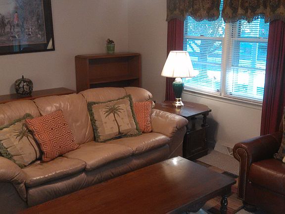 Cozy, front room, large yard