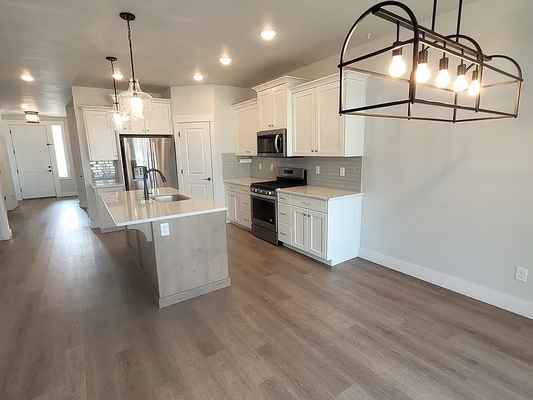 1768 W Crosswind St — Photo 7