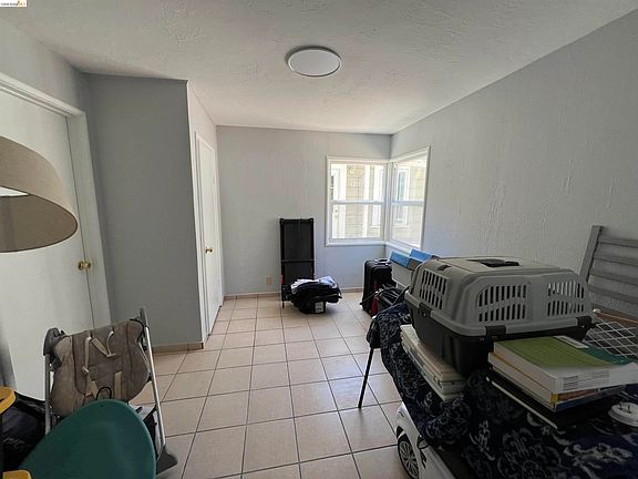 3rd image of 6293 Vallejo St