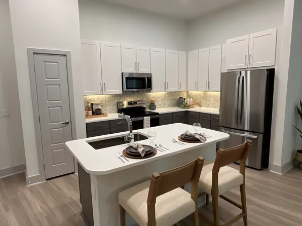 (undisclosed Address), Houston, TX 77008