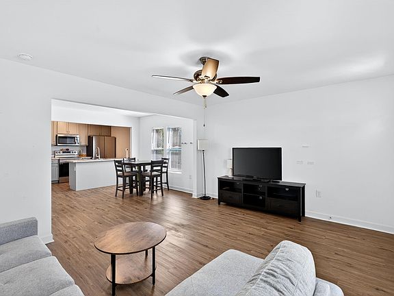 4th image of 100 Parkstone Dr #A-b