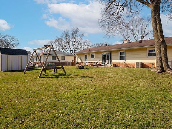 3rd image of 251 Clearmont Dr