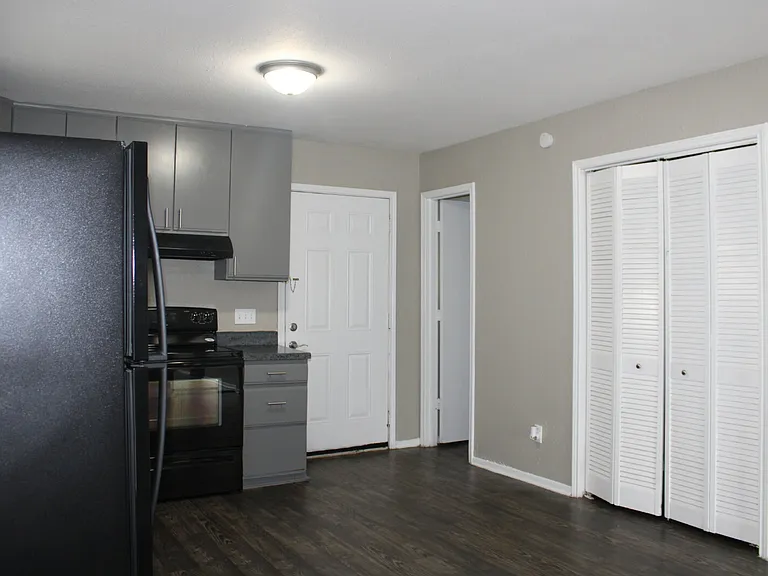 528 Glen Cove St — Photo 7