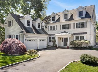 11 School Ln, Scarsdale, NY 10583