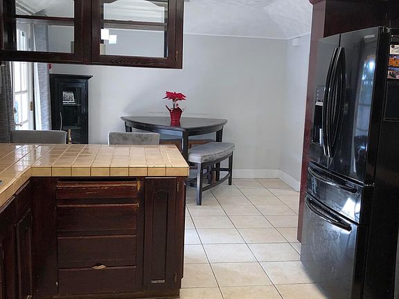 5th image of 3954 Arden Dr N