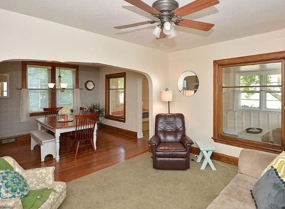 Charming coves and dÃ©cor!