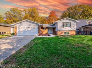 46182 Bartlett Dr, Canton, MI 48187