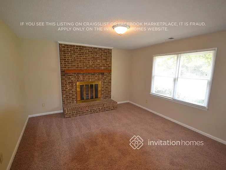 3518 Oxford Hill Ct — Photo 2