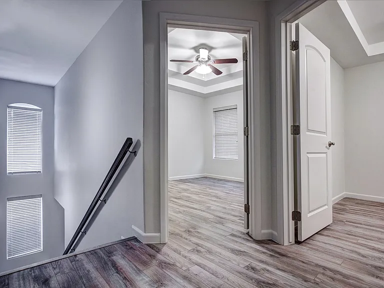 211 S 48th Ln #3 — Photo 7