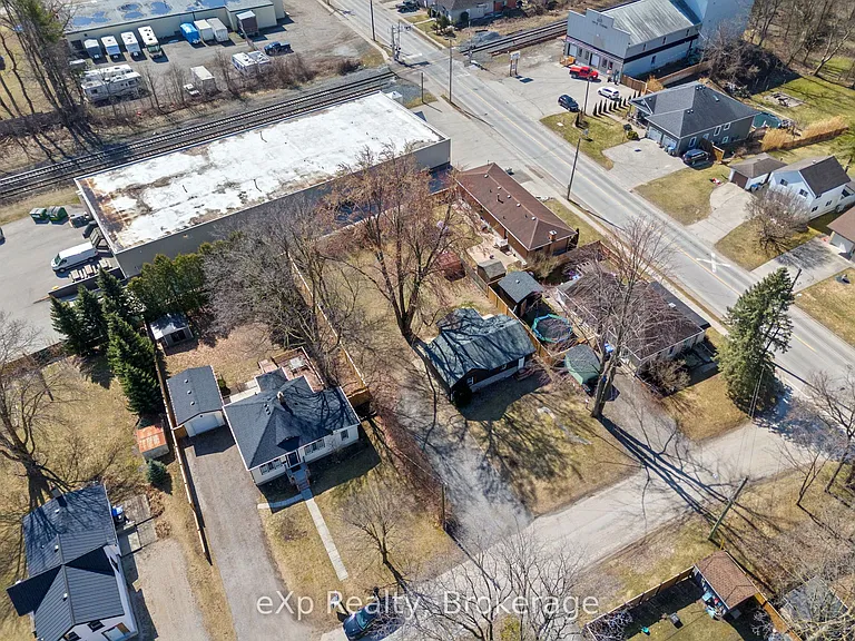 236 Sydenham St — Photo 46