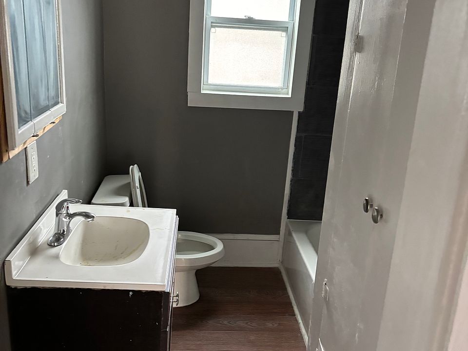 1st image of 115 Scruggs Ave #115