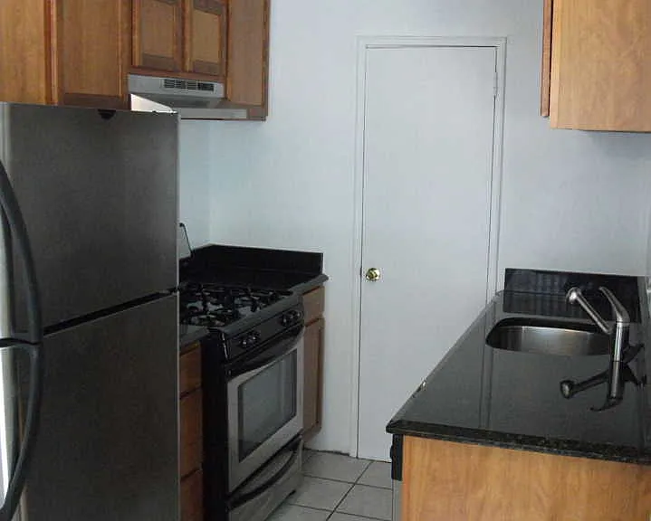 Stratford Terrace Apartments, LLC — Photo 10