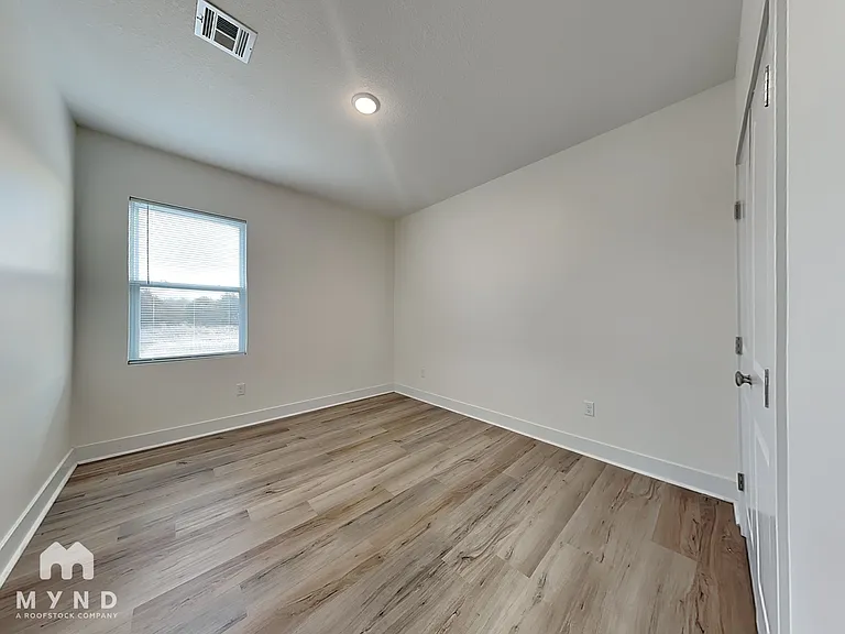 5801 Bristol St #5801 — Photo 13