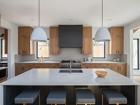 5th image of 7311 Jalna St
