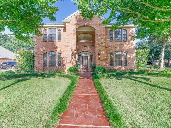 2006 Woodland Dr, Richmond, TX 77406