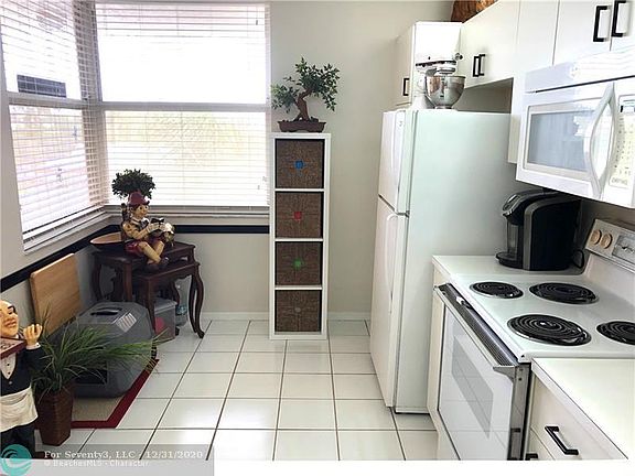 4th image of 10160 NW 24th Pl APT 402
