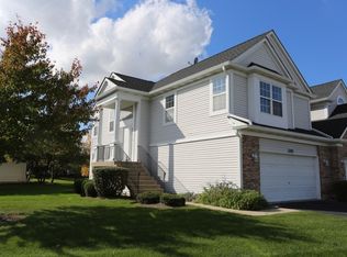 1020 Charlestowne Dr, West Chicago, IL 60185