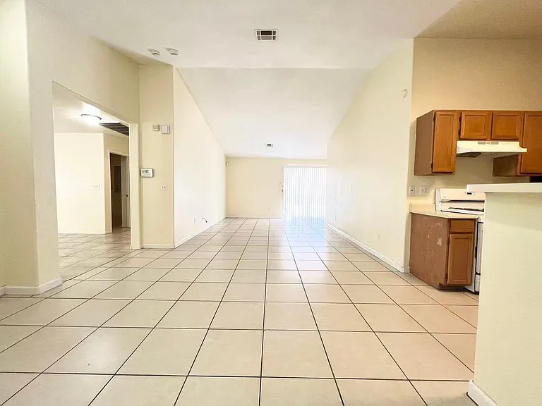 2137 Windhurst St — Photo 4