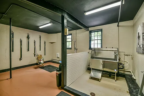 Park Manor Apartments Photo 1