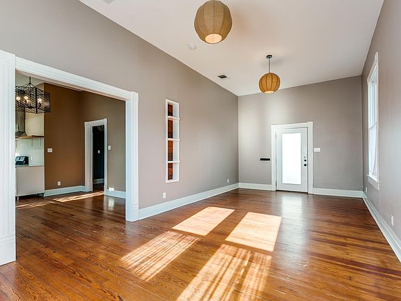 3rd image of 913 Hays St