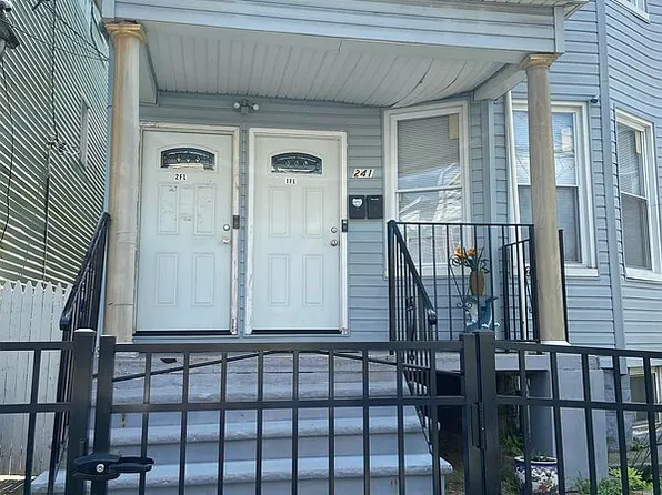 241 Bayview Ave, Jersey City, NJ 07305