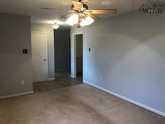 4th image of 306 Mimosa St