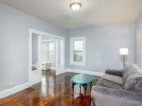3rd image of 219 Rose Hill Ave