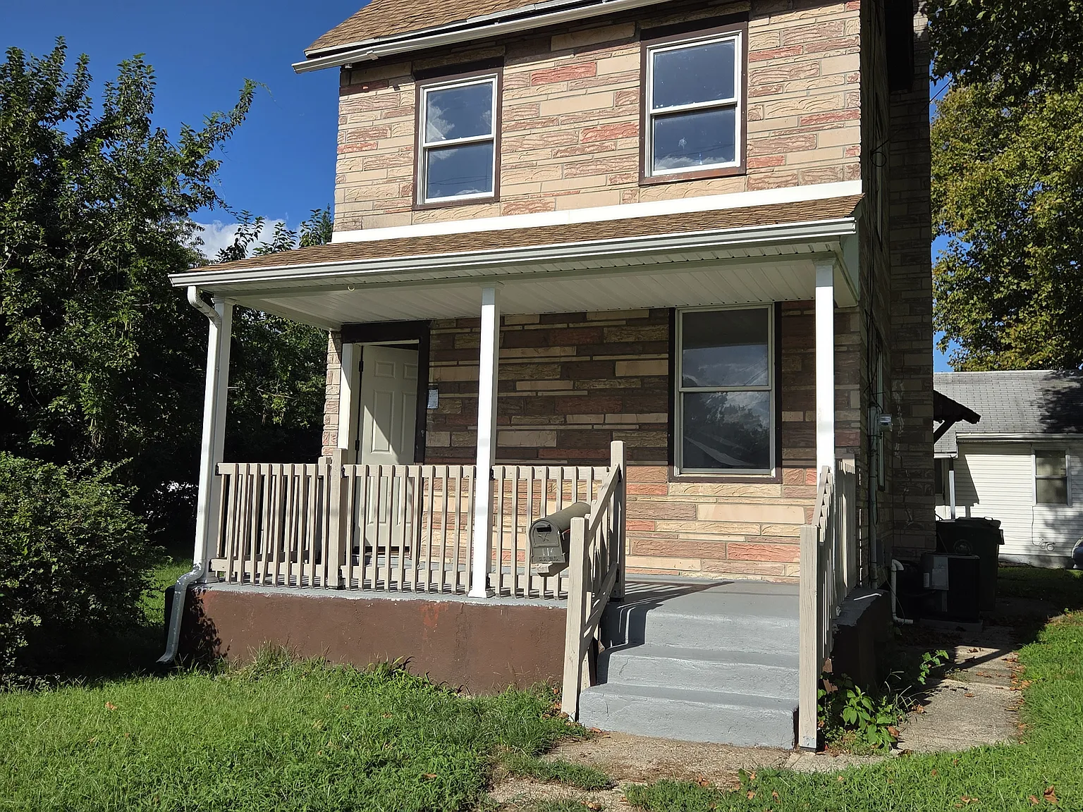 2 bed, 1032 sqft, $2,000 — Photo 2