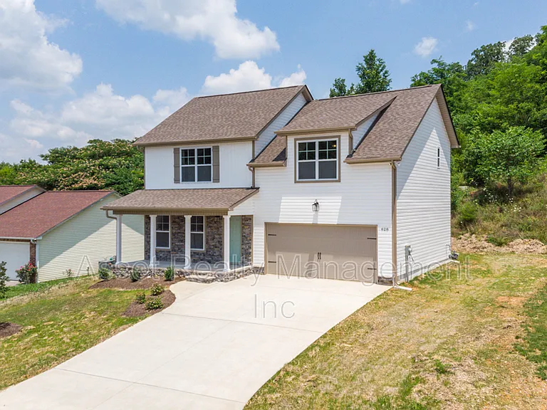 628 Drakewood Rd — Photo 4