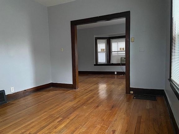 5th image of 37 Zeno St SW