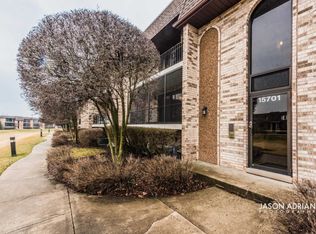 15701 Foxbend Ct APT 1S, Orland Park, IL 60462