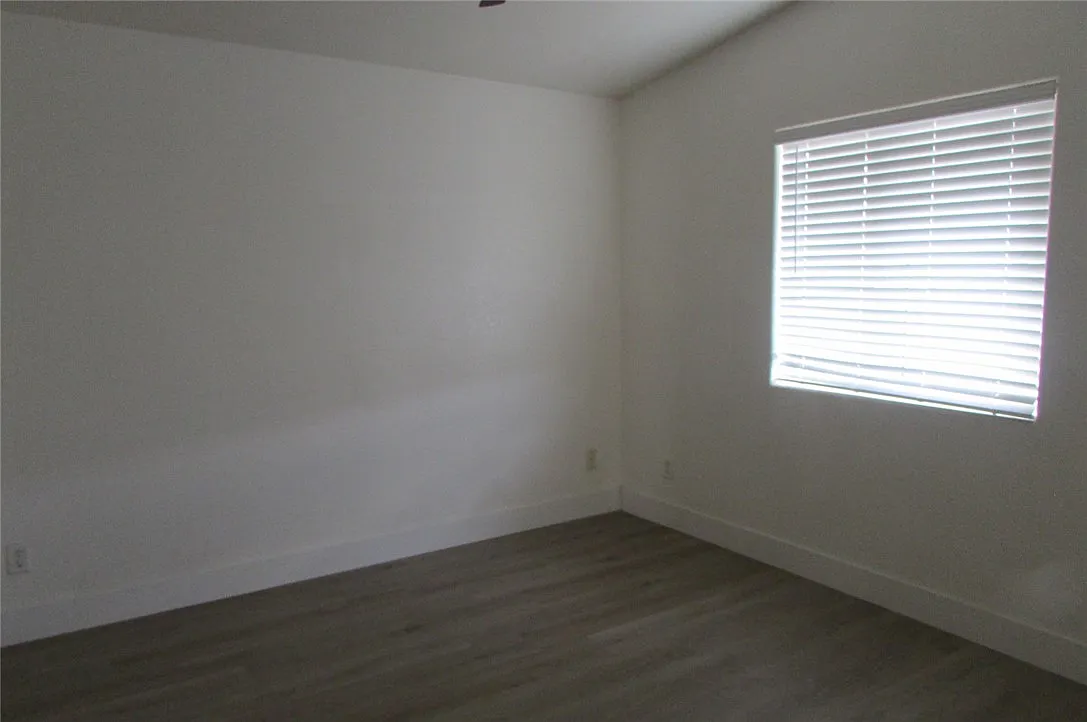 3 bed, 2.0 bath, 990 sqft, $1,500 — Photo 4