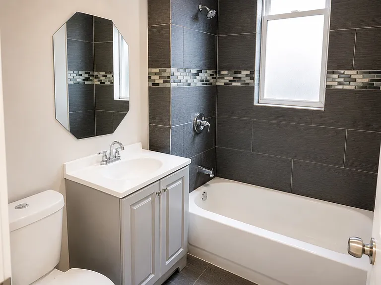 6547 S Drexel Ave #2 — Photo 3