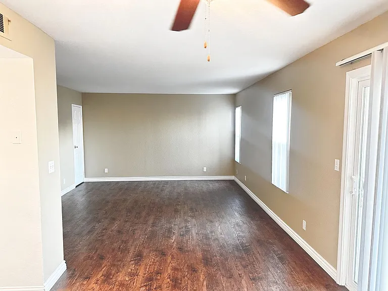 Corona Pointe Resort — Photo 189
