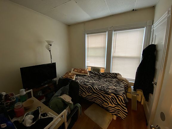 5th image of 80 Hillside St #3A