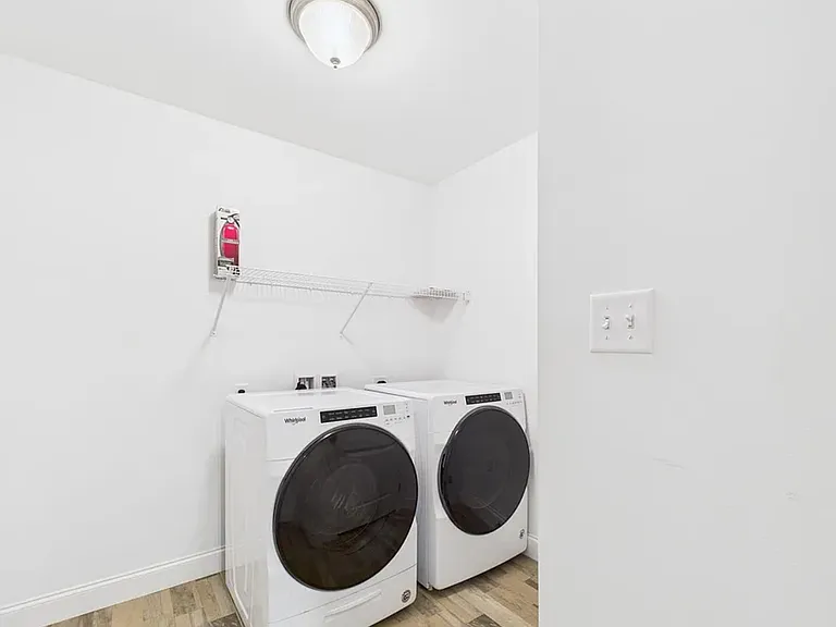 418 Mayer Pl — Photo 5