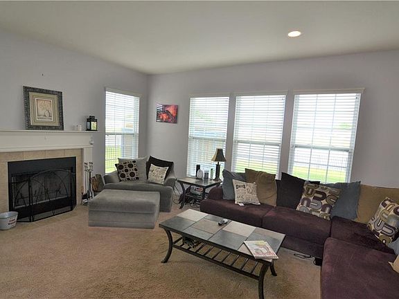 3rd image of 2645 Knockawuddy Dr