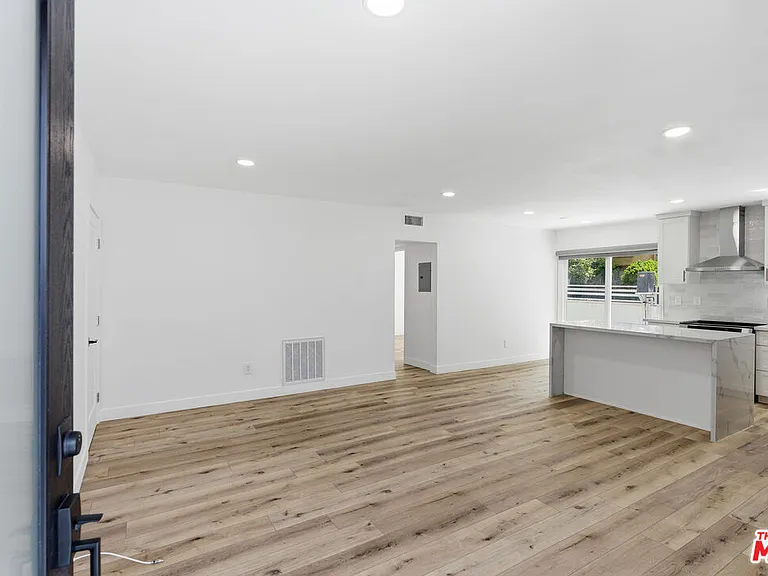 929 N Stanley Ave #1 — Photo 3