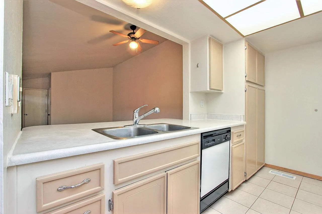 2615 Starks Way photo 1