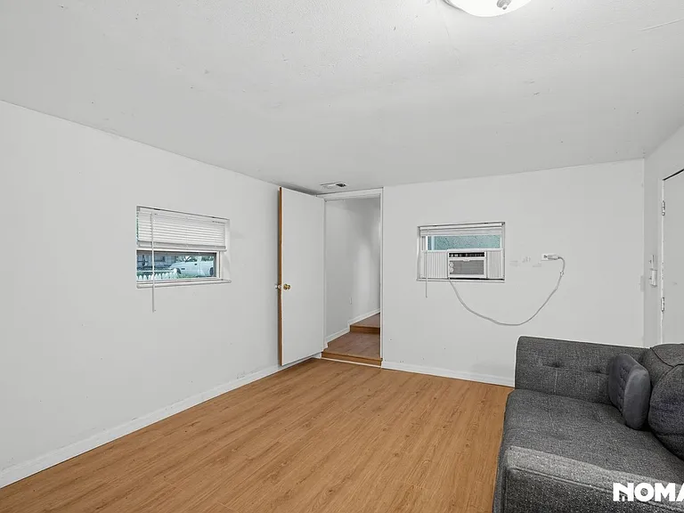 8915 N Orleans Ave — Photo 12