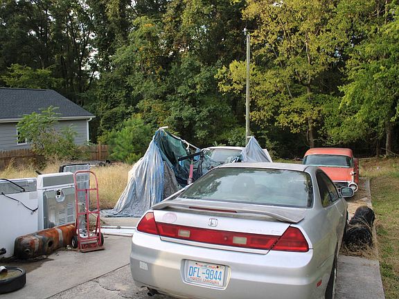 5th image of 232 E End Ave