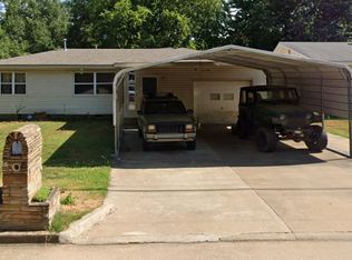 705 E Park St, Claremore, OK 74017