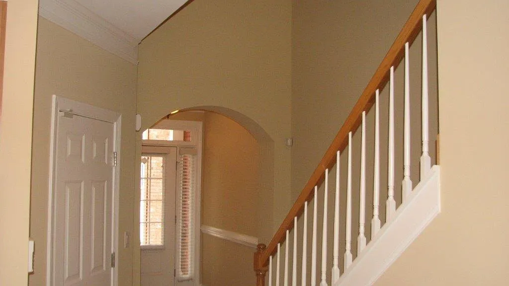 3 bed, 2.5 bath, 1872 sqft, $2,300 — Photo 3