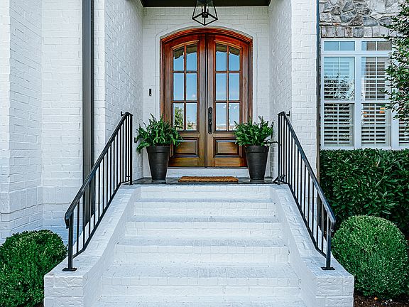 3rd image of 4009 Cardigan Ln