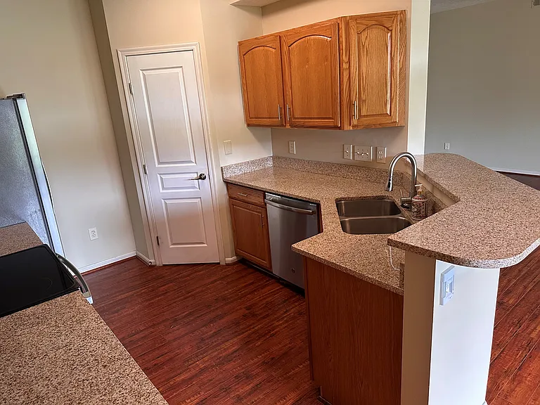 5667 Dockside Dr — Photo 11