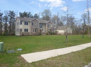 16 Madison Ave, Pennington, NJ 08534